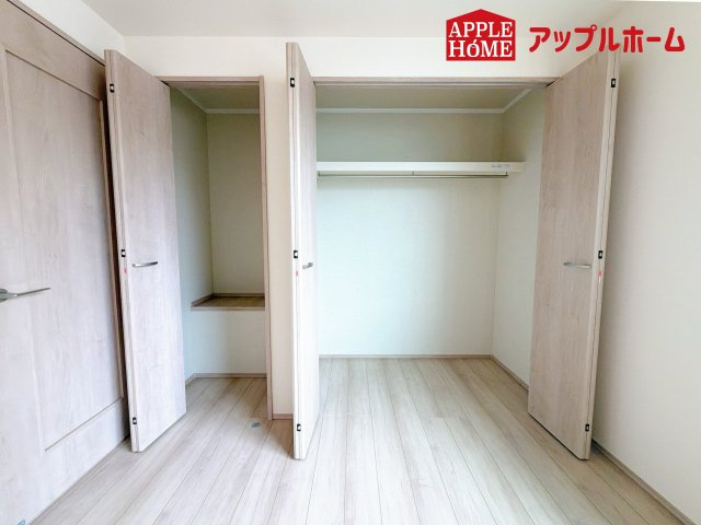 さいたま市北区大成町4丁目　全3棟の収納|クローゼット付きの洋室は、収納スペースが豊富で部屋全体がすっきりと片付きやすいのが特徴です。衣類や荷物を整理しやすく、生活感を抑えた洗練された空間を保てます。
