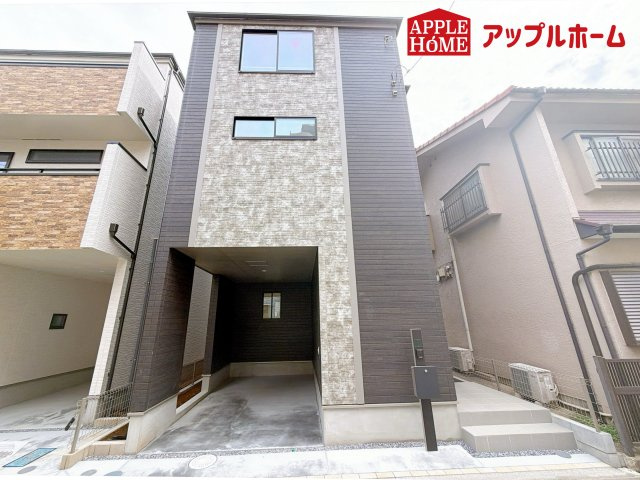 さいたま市北区大成町4丁目　全3棟の外観|資料請求、お電話でのお問合せ、いつでも丁寧に対応させていただきます！不動産業界のプロフェッショナルが集う弊社にぜひ一度ご相談ください！