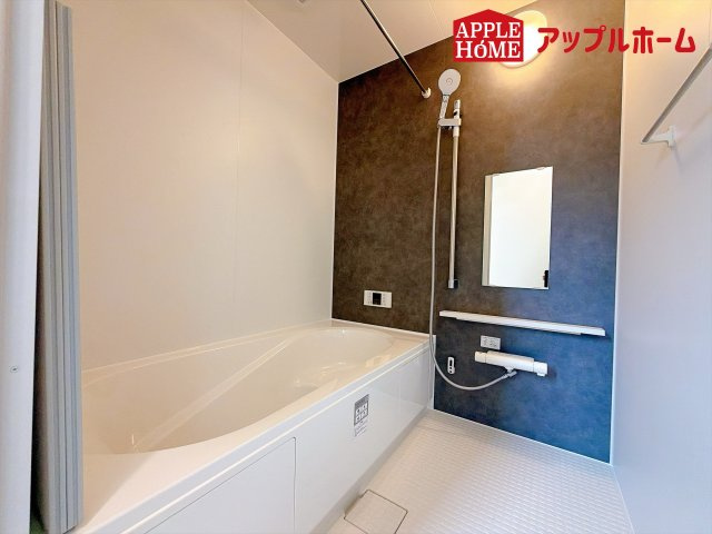 さいたま市北区大成町4丁目　全3棟の浴室|１坪以上広さを設けた浴室で、ゆったりバスタイム♪お子様と一緒に入るにも充分な広さです。一日の疲れを癒せます♪