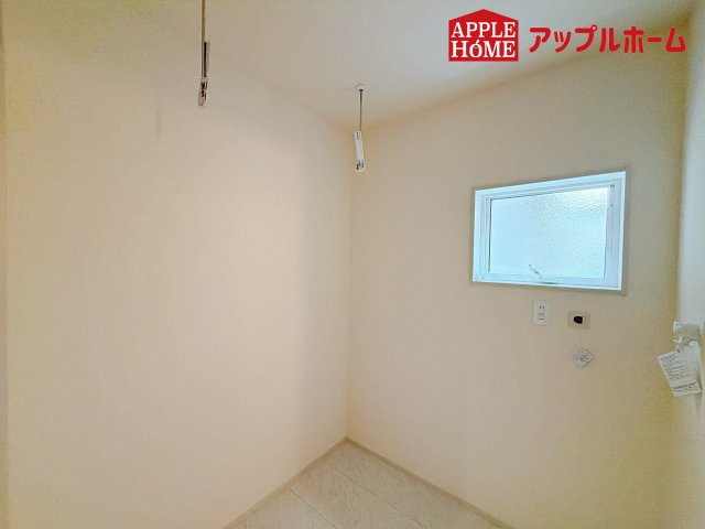 さいたま市北区宮原町第3のランドリースペース|便利な物干し付きランドリールーム付き！
