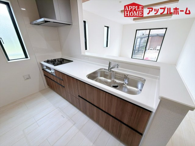 [新築住宅] さいたま市北区奈良町 11期 全2棟のキッチン|キッチンの収納も充実☆食洗器完備で家事も楽々♪生活の質が向上すること間違いなしの充実設備です。