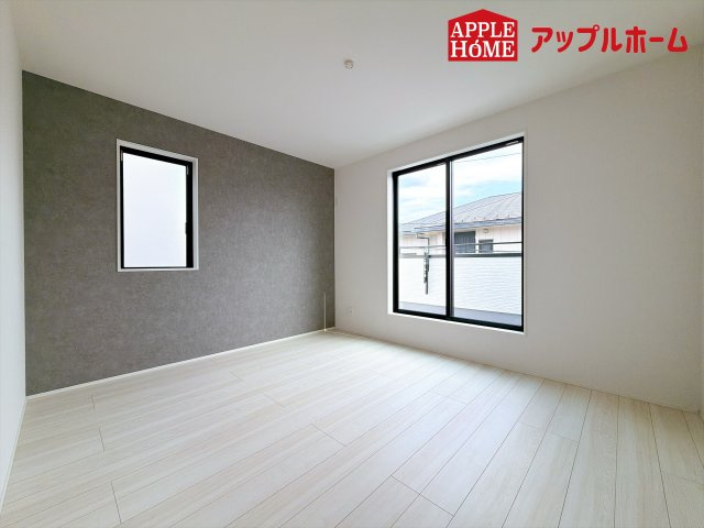 [新築住宅] さいたま市北区奈良町 11期 全2棟の洋室|充分な広さの収納を備え、風通しも良く、大変居心地の良い採光良好な洋室は、快適空間。プライベートの時間もゆったりお寛ぎ頂けそうですね！