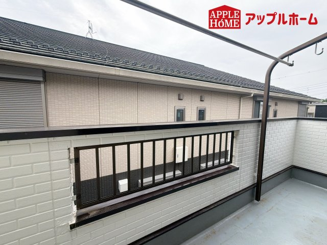 [中古住宅] 上尾市中妻5丁目のバルコニー|広々バルコニー