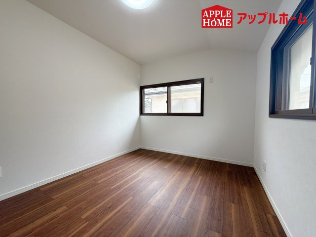 [中古住宅] 上尾市中妻5丁目の洋室|２階居室は全室収納あり！たっぷりある収納活用でお部屋もキレイを保てます♪