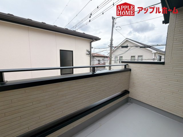 [新築住宅] さいたま市見沼区東大宮3丁目 3期 全1棟のバルコニー|日当たりも良く、毎日のお洗濯が楽しくなりそう♪