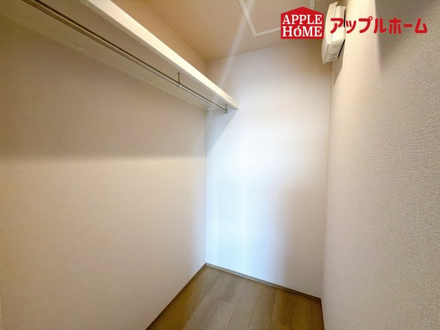 [新築住宅] さいたま市南区根岸三丁目 全4区画の収納|枕棚とハンガーパイプが標準装備の機能的なクローゼットは、大切なお洋服をきれいな状態で収納できます！