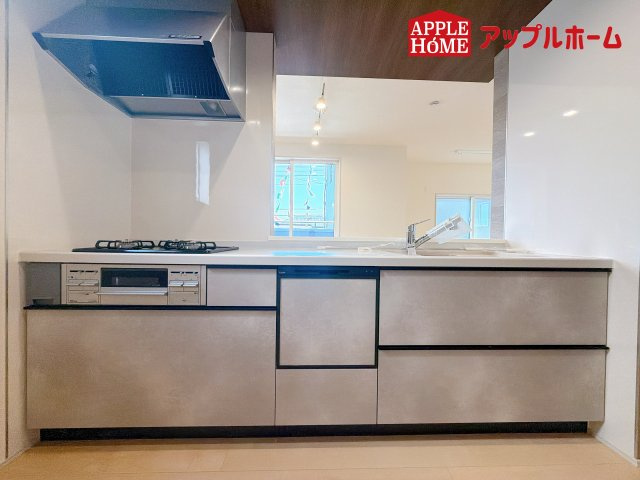 [新築住宅] さいたま市浦和区領家5丁目 全3棟のキッチン|見栄えもよくお手入れもスムーズに出来ます。豊富な収納力もございますので、キッチンスペースをスッキリとお使い頂けそうです。