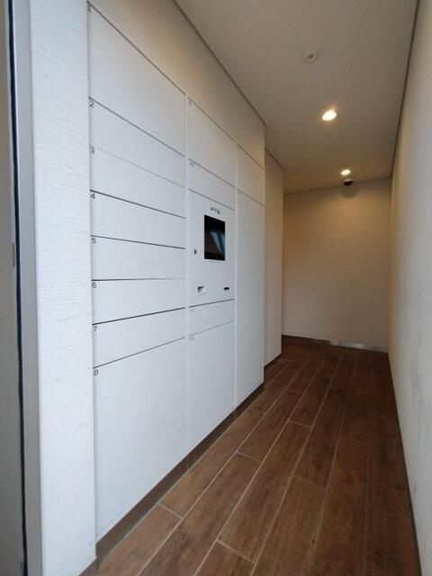 プレール・ドゥーク世田谷代田 のロビー|■キッチン■ダウンライト■宅配ＢＯＸ