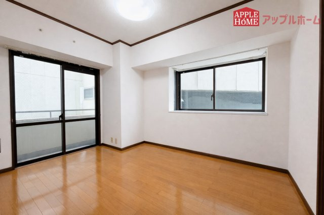 [中古住宅] クリオ上尾壱番館の洋室|充分な広さの収納を備え、風通しも良く、大変居心地の良い採光良好な洋室は、快適空間。
プライベートの時間もゆったりお寛ぎ頂けそうですね！
