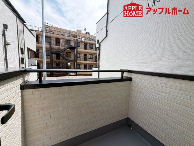[新築住宅] さいたま市中央区鈴谷7丁目 全6棟のバルコニー|2階、3階にバルコニーあり