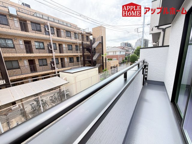 [新築住宅] さいたま市中央区鈴谷7丁目 全6棟のバルコニー|2階、3階にバルコニー付き
