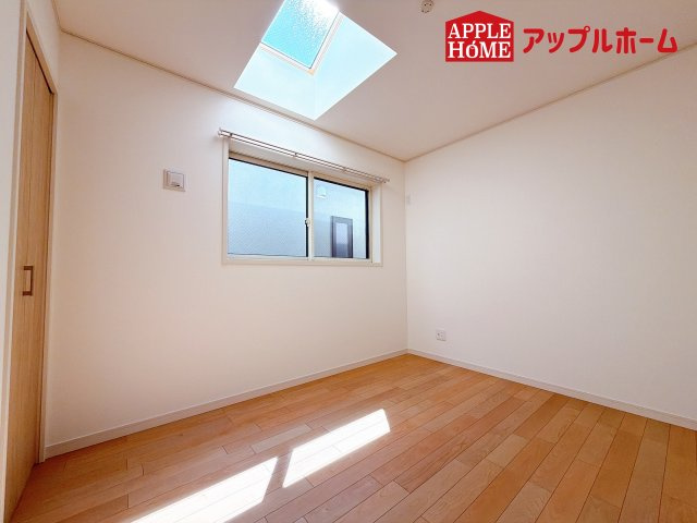 [新築住宅] さいたま市浦和区大東2丁目 全3棟の洋室|２階居室は全室収納あり！たっぷりある収納活用でお部屋もキレイを保てます♪