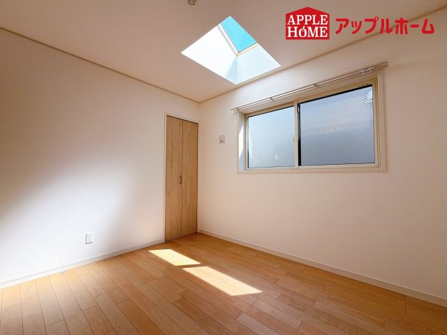 [新築住宅] さいたま市浦和区大東2丁目 全3棟の洋室|２階居室は全室収納あり！たっぷりある収納活用でお部屋もキレイを保てます♪
