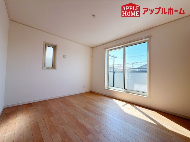 [新築住宅] さいたま市浦和区大東2丁目 全3棟の洋室|２階居室は全室収納あり！たっぷりある収納活用でお部屋もキレイを保てます♪