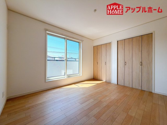 [新築住宅] さいたま市浦和区大東2丁目 全3棟の洋室|２階居室は全室収納あり！たっぷりある収納活用でお部屋もキレイを保てます♪