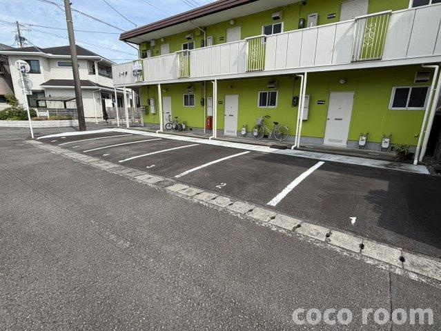 コーポ藤の駐車場
