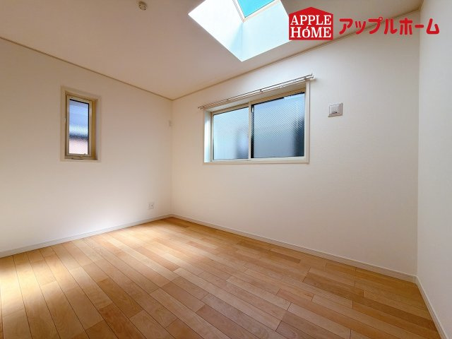 [新築住宅] さいたま市浦和区大東2丁目 全3棟の洋室|２階居室は全室収納あり！たっぷりある収納活用でお部屋もキレイを保てます♪