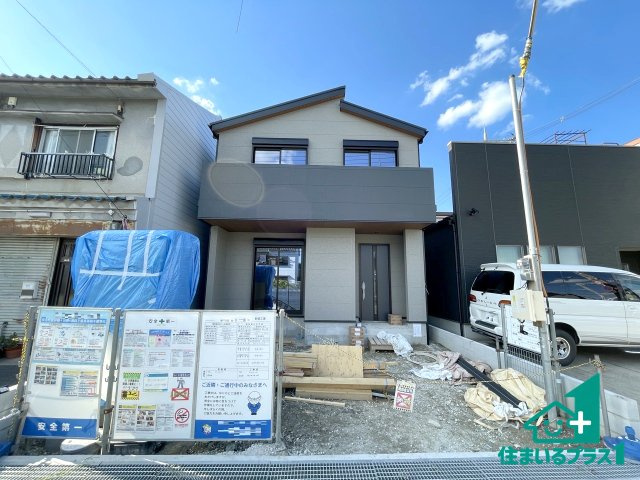 ■枚方市牧野下島町　新築一戸建ての外観|安心の10年保証！外観を美しく保ち、雨水で汚れを落とします！気になることがありましたら、お気軽にお問い合わせください！