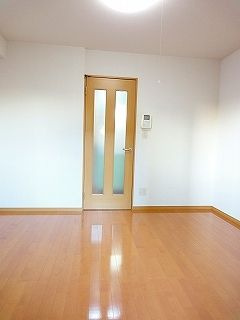 ニューフォーユータナキのその他