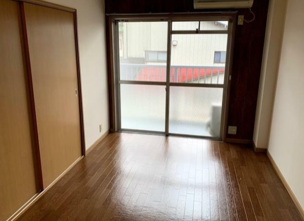 横浜市旭区川井宿町の賃貸マンションの居間・リビング