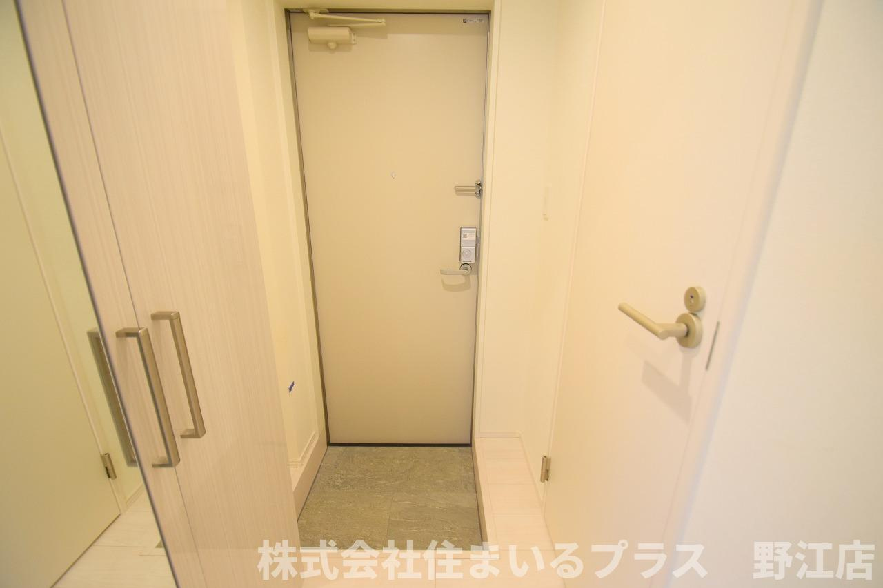 大阪市旭区大宮１丁目のアパートの玄関