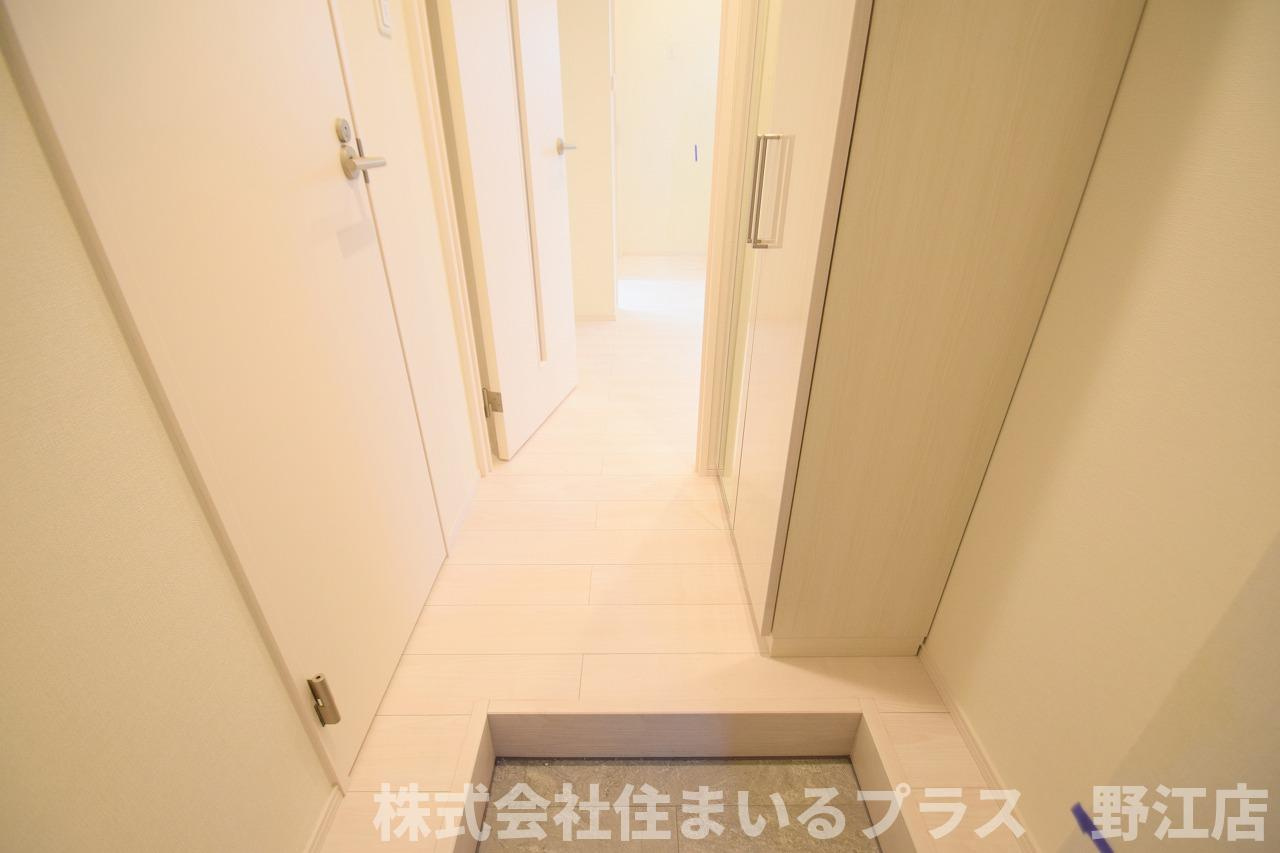 大阪市旭区大宮１丁目のアパートの玄関
