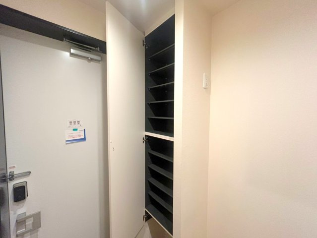 ソルクレスト北参道の玄関|☆玄関シューズボックス☆