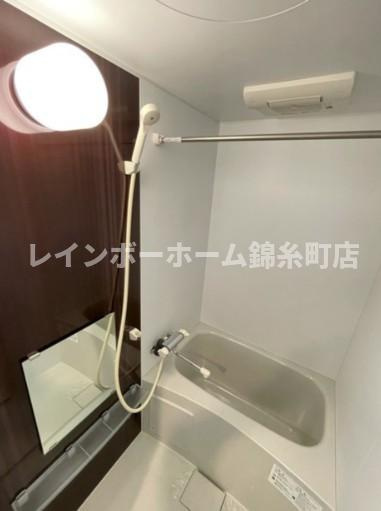 ダリアステート北千住の浴室