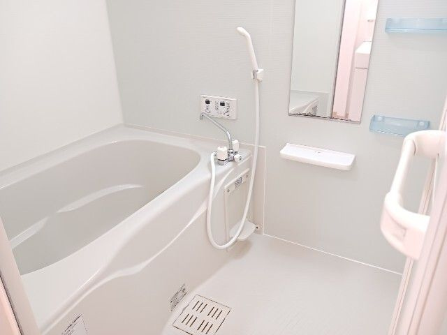 フレール　Ⅱの浴室|日々の疲れを癒すお風呂付です