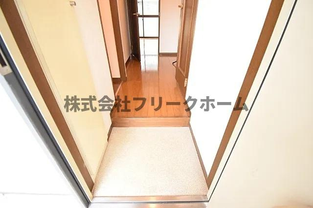 三鷹市井の頭１丁目の賃貸マンションの玄関