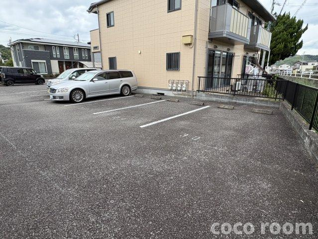 グリーンビレッジの駐車場