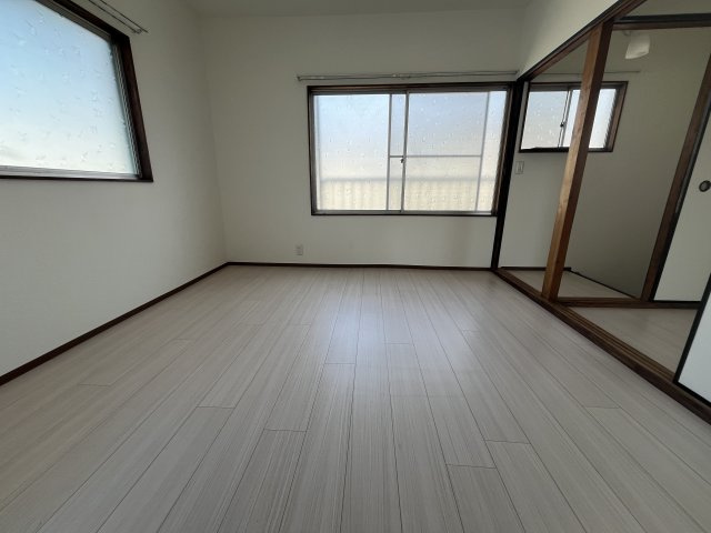 貝塚市北町貸家の洋室|きれいな洋室です