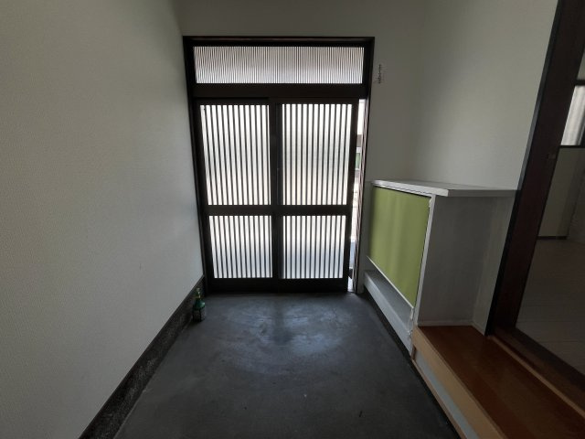 貝塚市北町貸家の玄関|玄関です