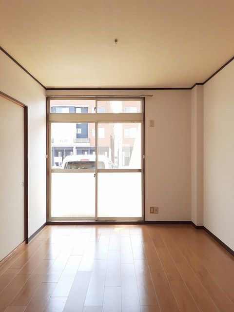 シャングリラトワ　　刈谷市近郊の賃貸はクラスホーム刈谷店の居間・リビング