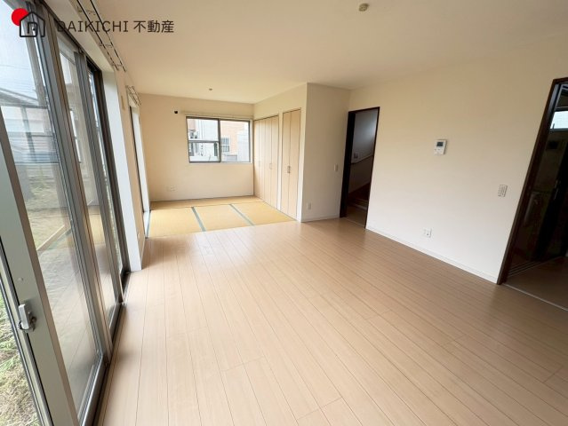 【居間・リビング】 | 坂戸市北大塚　中古戸建