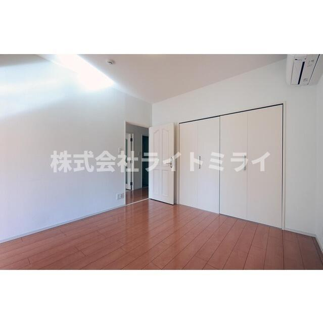 アーバンコート市ヶ谷の居間・リビング| 