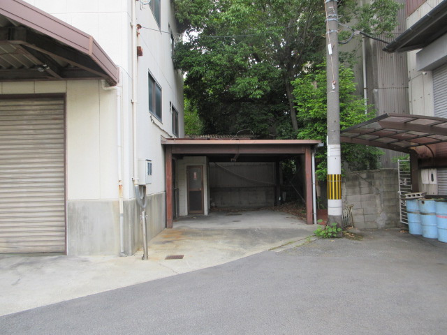八尾市太田新町４丁目の工場