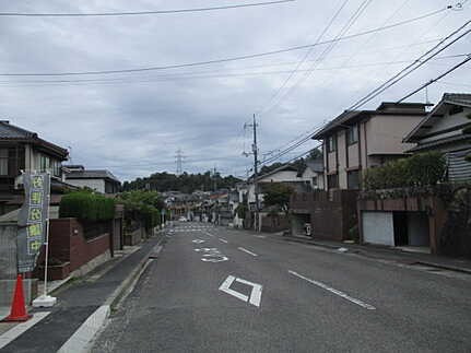 広島市西区山田新町1丁目　新築一戸建ての前面道路含む現地写真