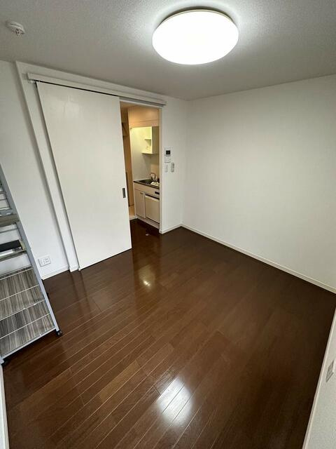 イーストフラッツの洋室
