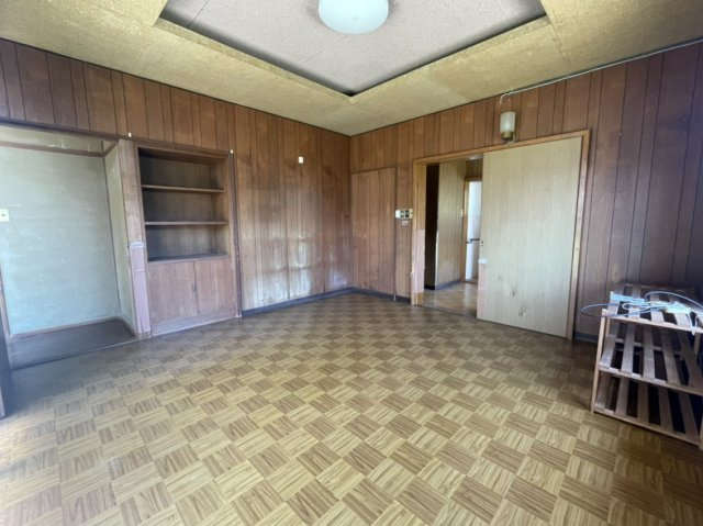 高下西町戸建ての洋室