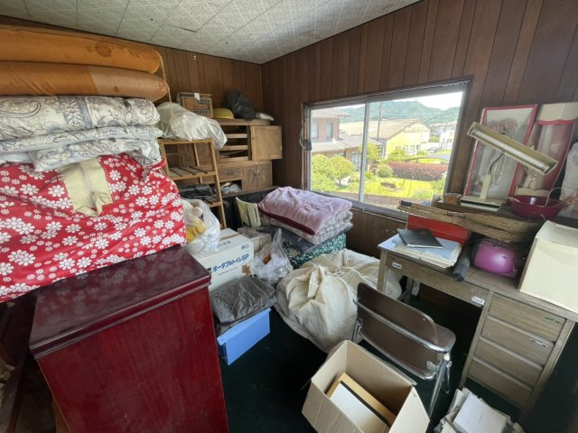 高下西町戸建ての洋室