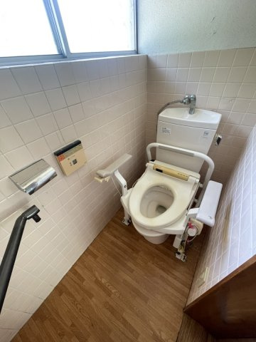 高下西町戸建てのトイレ