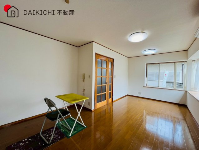 【居間・リビング】 | 鶴ヶ島市松ヶ丘3丁目　中古戸建