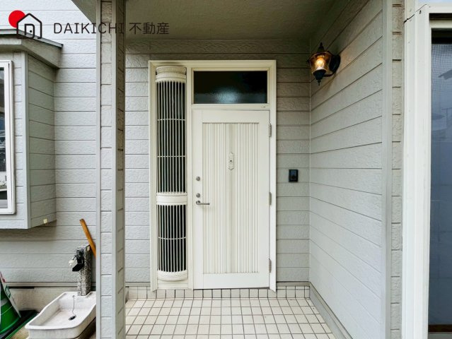 【玄関】 | 鶴ヶ島市松ヶ丘3丁目　中古戸建