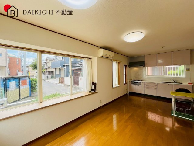 【居間・リビング】 | 鶴ヶ島市松ヶ丘3丁目　中古戸建