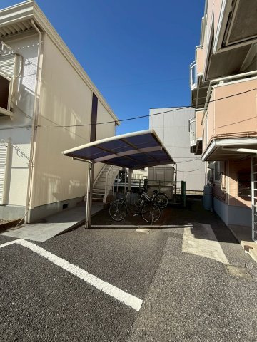 根本ハイツのその他共用部分|駐輪場です
