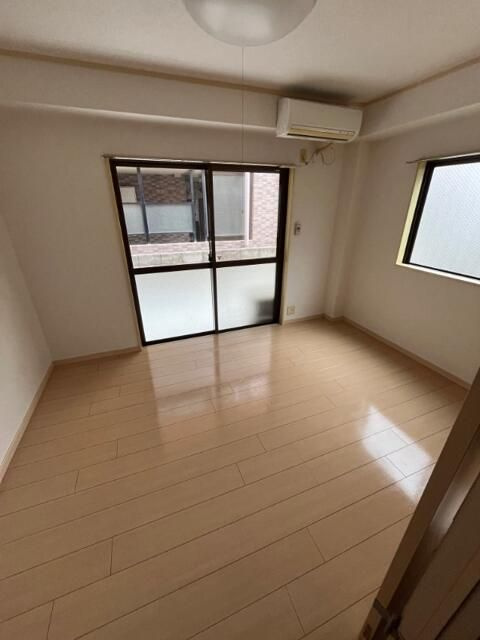 川崎市多摩区登戸の賃貸マンションの居間・リビング