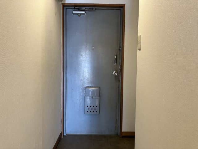 シャンポール鶴見の玄関