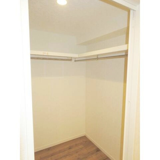 藤沢市鵠沼花沢町の賃貸マンションの収納