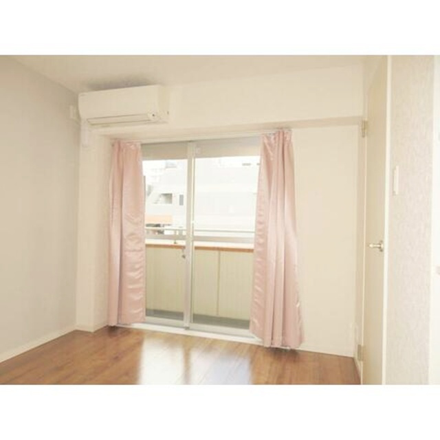 藤沢市鵠沼花沢町の賃貸マンションの寝室